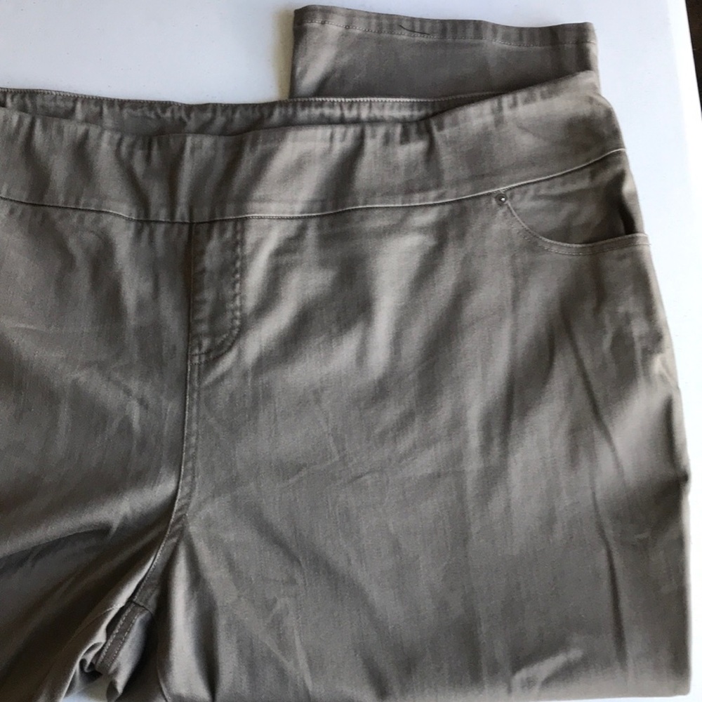Lisa Rinna Collection Taupe Crop Pant